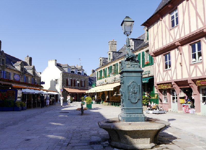 Concarneau - central square