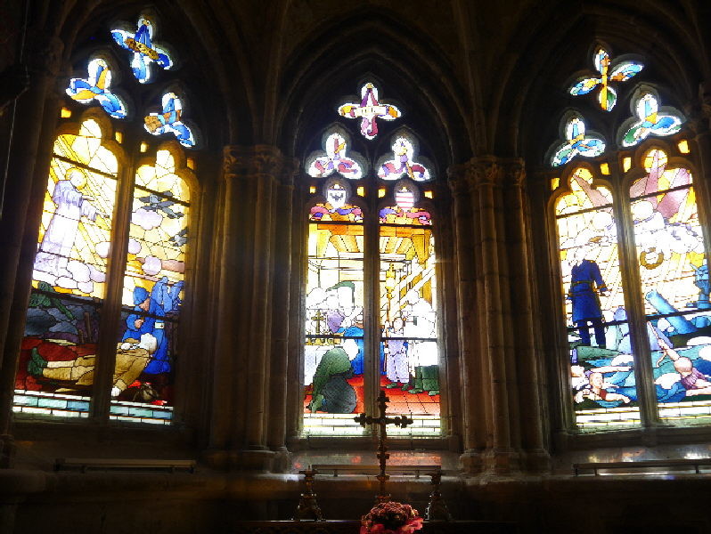 Tréguier wonderful WWl memorial window in the church