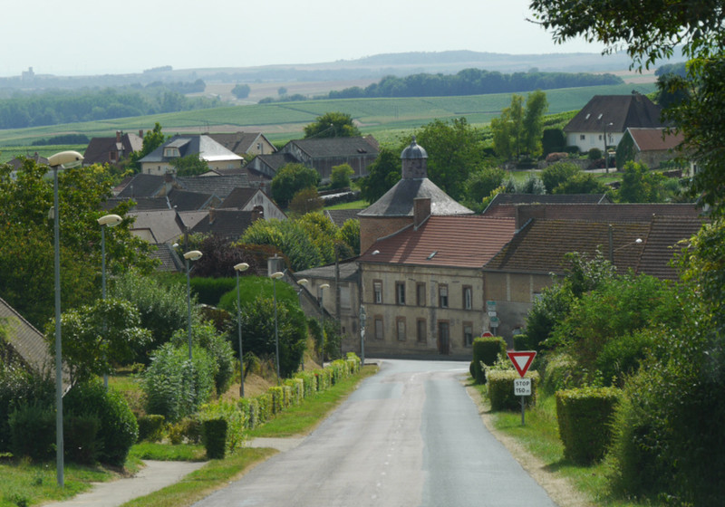 Approaching the Champagne region