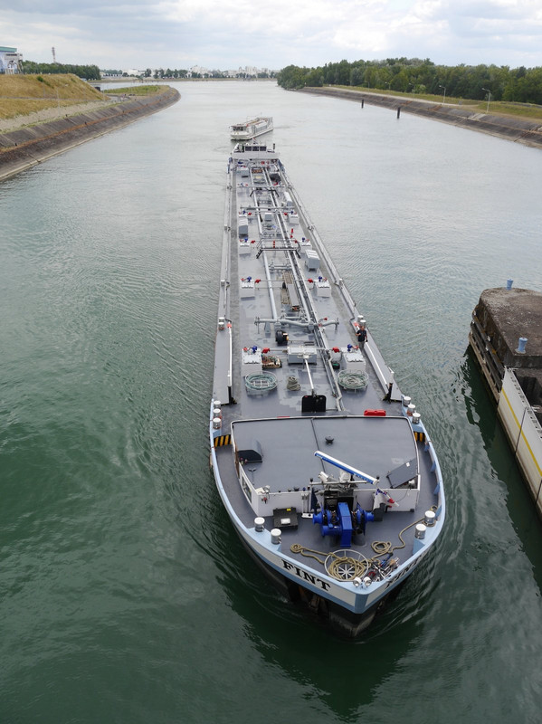 Barge which carries equivalent of 42 trucks