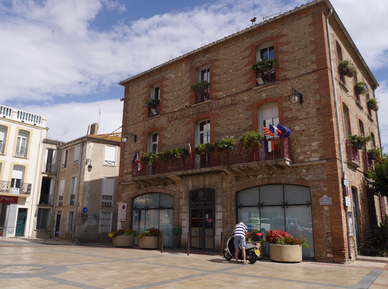 Canet Roussillon town hall