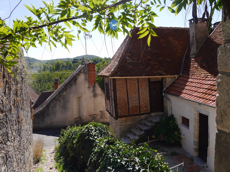 Gluges Dordogne rooftops
