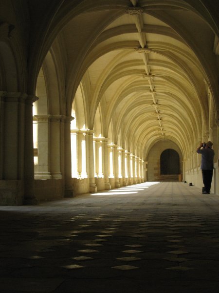 walkway in Abbaye de Fontevraud