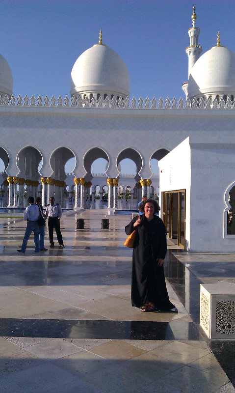 marea moschee - unul dintre turnuri si abaya