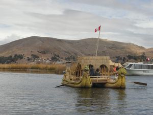 Transport in the Uros Islands
