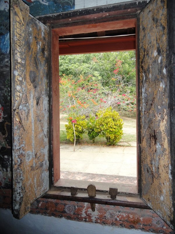 Inside Wat Long Khoun
