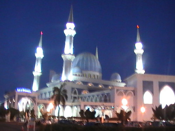 la mezquita mas grande de Asia