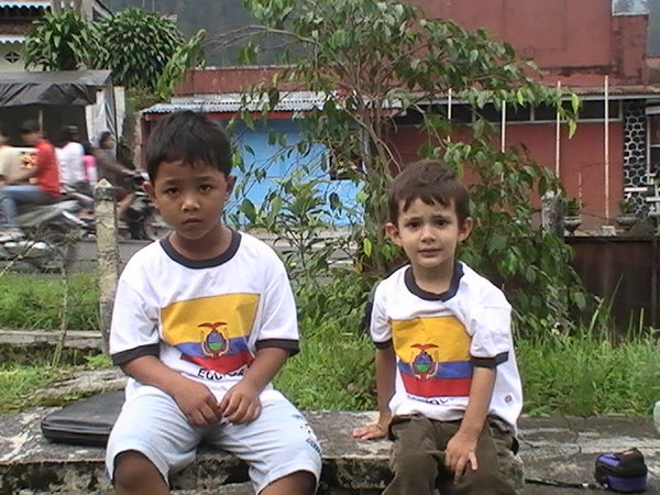 viva Ecuador desde Indonesia!