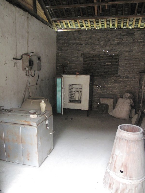 Electric kiln room