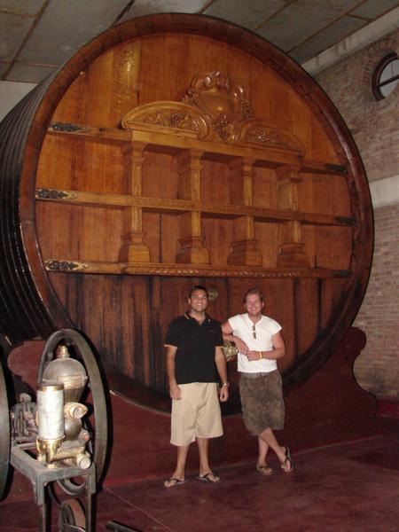 dom, chris and the huge 440,000  litre wine barrel 