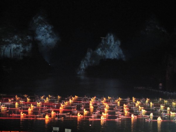 Lightshow in Yangshou by the director of beijing opening ceremony