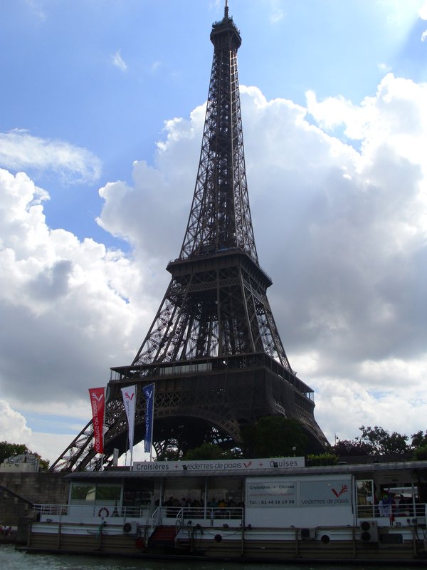 La Tour Eiffel and a dreaded Bateau Mouche