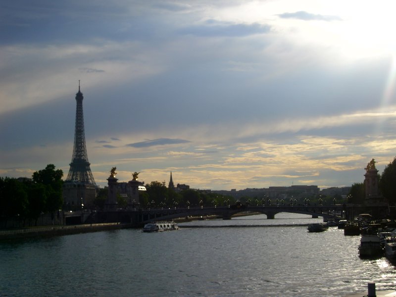 La Tour Eiffel, Pont Alexdre 2 and the River seine - how good was our view