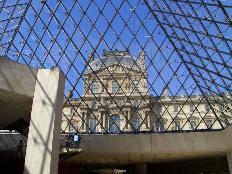 Looking up through the Pyramid at the entrance to la Louvre