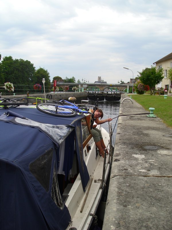 In the last lock before Auxerre