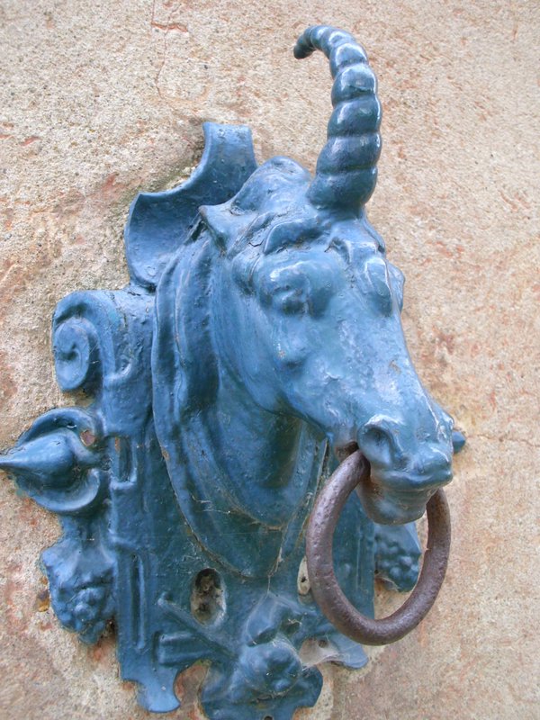 Unicorn door knocker on the chateau...very funny to us having watched Jimmy Carr the previous night.
