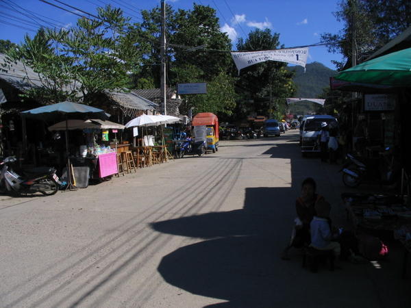 The lazy streets of Pai