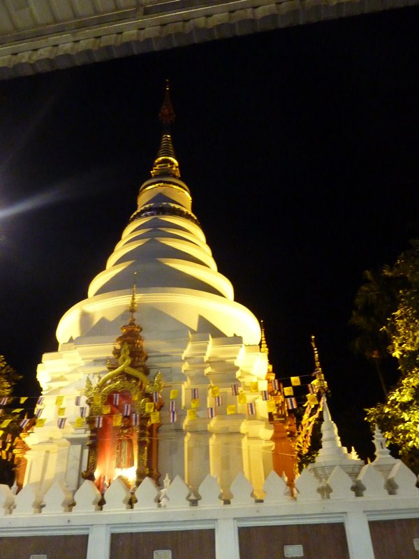 Wat Mahawan illuminated