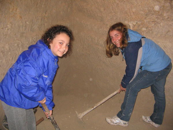 Rachel and Becky Paster at Beit Gevurin dig