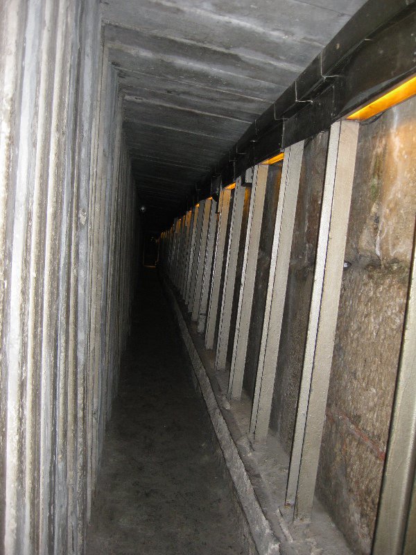 Connecting tunnel below Western Wall
