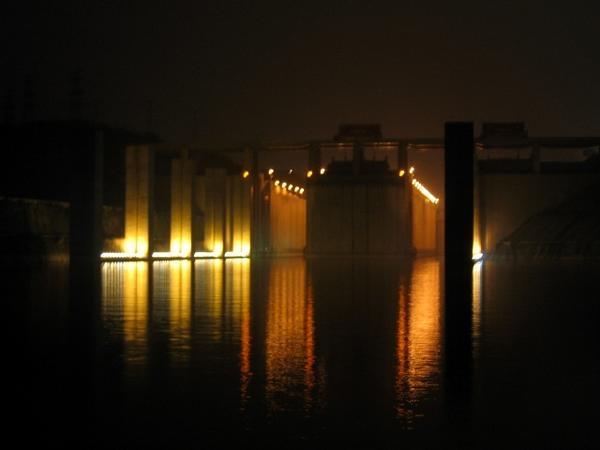 3-Gorges Dam: Lock Entrance