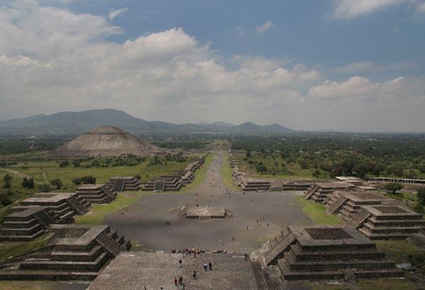 The Avenue of the Dead, Teotihuacan