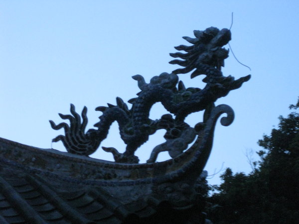 Roof statue