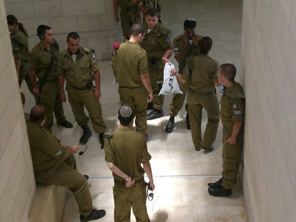 soldiers at Yad Vashem