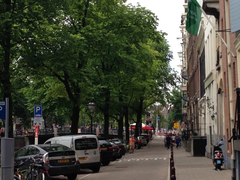 2 way street Amsterdam