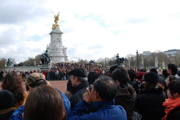 Crowds at the Palace