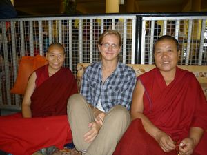 Female monks and I 