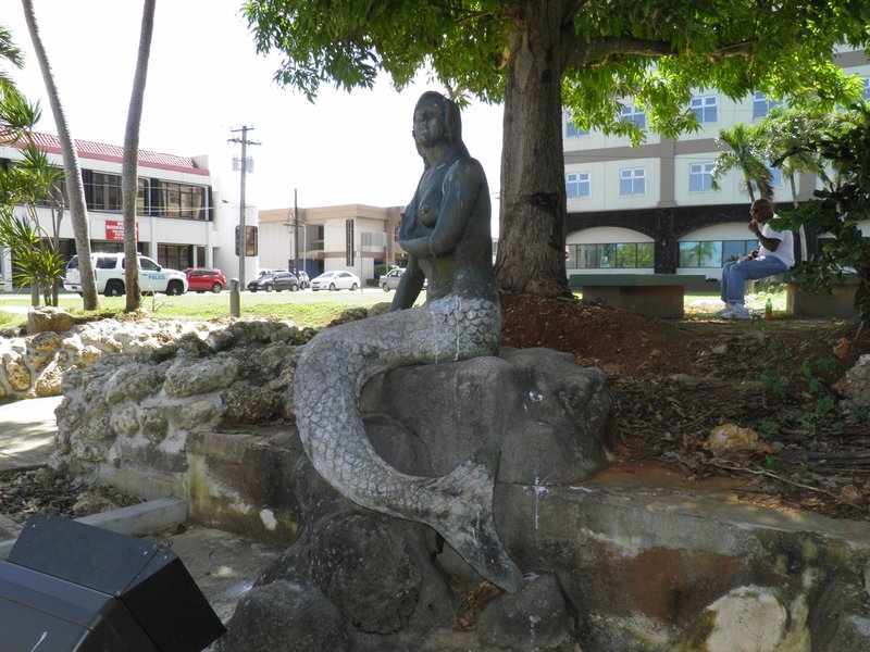 Sirena Statue 2