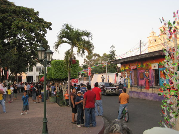 Hanging out in downtown Ahuachapán
