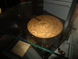The first round music disc (The Music Instruments Museum, Leipzig)