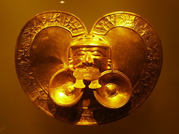 This golden Yotoco icon symbolised the ideas of cosmology.