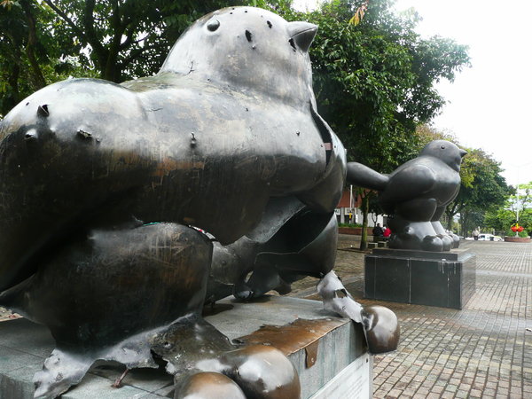 Bird like Botero to remember the victims of the FARC in Medellin