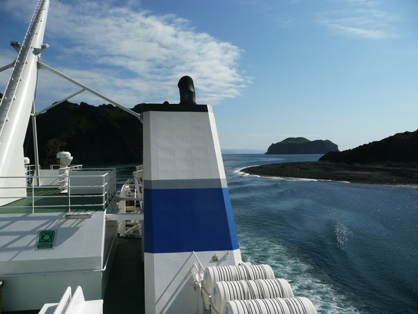 With the ferry to Haimaey, one of the Vestmannaeyjar). Totice the lava at the left.