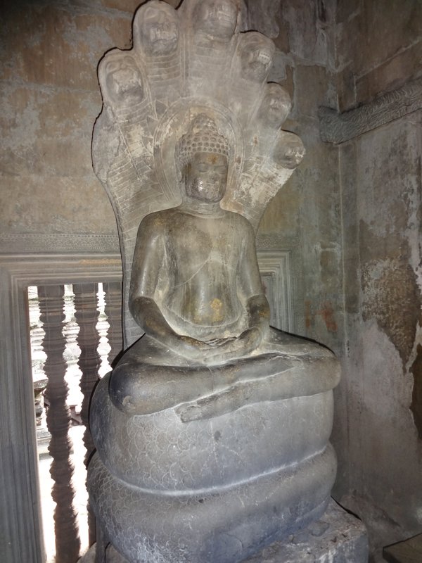 Buddhastatue auf dem hoechsten Turm in Angkor Wat