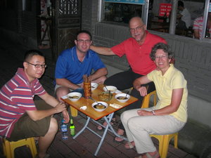 Dinner on the sidewalk in Chengdu