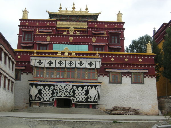 One of the temples at the Litang Chode Gompa