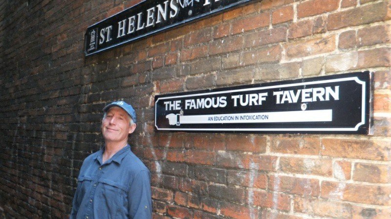 Jim headed down the alley t the Turf pub in Oxford
