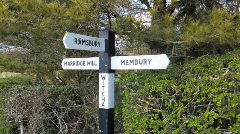 When the road signs are like this, and you have a map, then it's easy not to get lost.