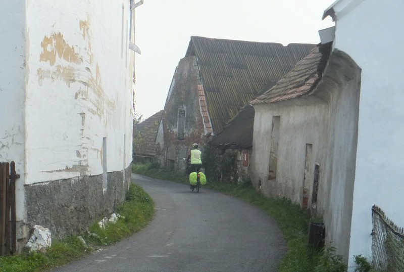 Narrow street in Zaluzlc