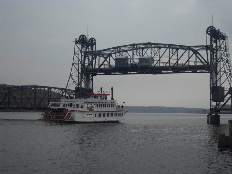 The Bridge joining Wisconsin and Minnesota