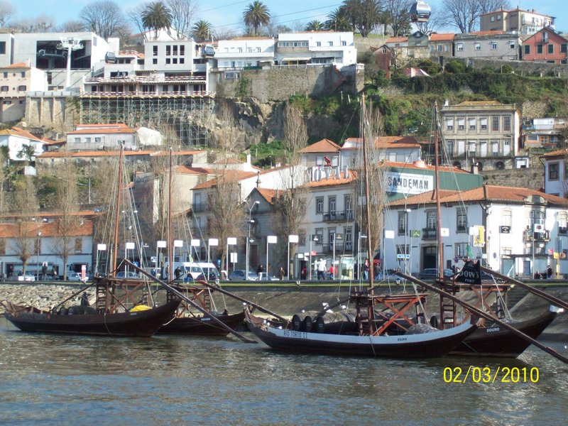 Port Houses from the river - Guia