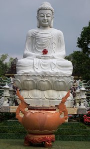 Buddha at entrance of Thien An Pagoda
