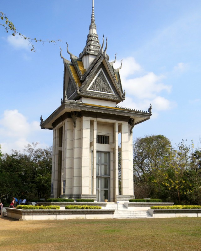 Memorial Stupa Cheung Ek