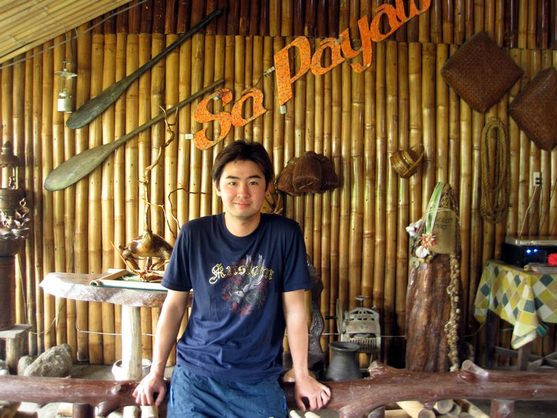 Happy Loner Traveller at Sa Payaw Seafood Grill, Guimaras