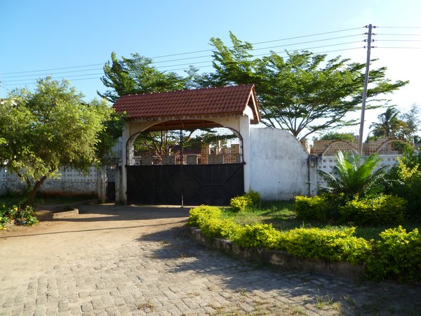 Entrance to Bahari House