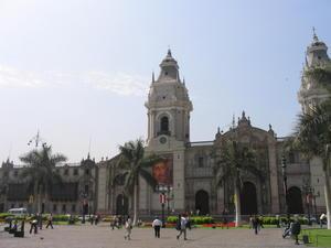 Plaza de Armas - La Catedral de Lima